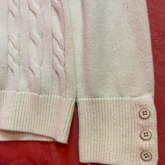 white beautiful knitted sweater fun Talbots - Picture 3 of 3